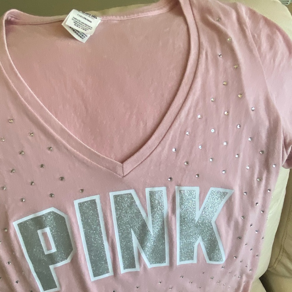 PINK. short sleeve tshirt. V neck